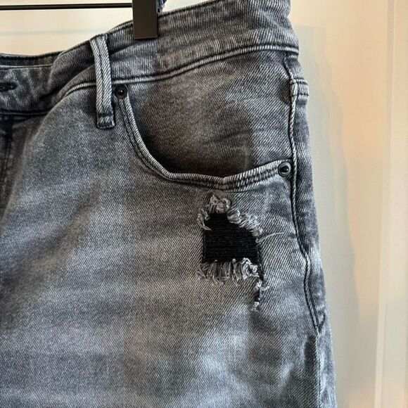 Good American Good Curve High Waist Cut Off Shorts - Picture 7 of 10